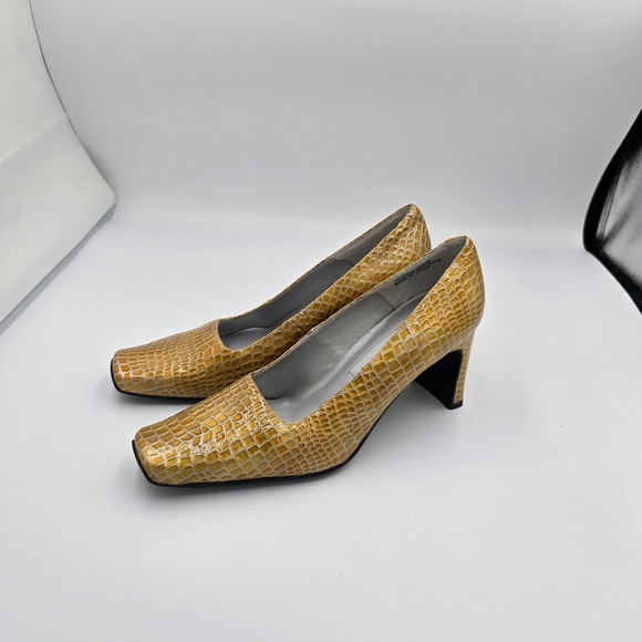 Vintage‎ Bellini Pumps Block Heel Square Toe Leather Career Party Shoes 6.5M - Picture 1 of 7